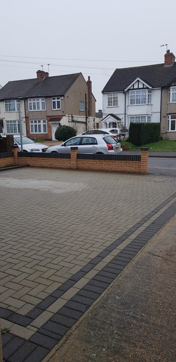 Photo of Zealand Avenue, Heathrow, UB7
