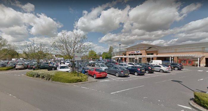 Photo of Tesco Extra, Richmond, TW7