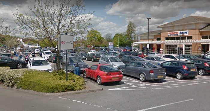 Photo of Tesco Extra, Richmond, TW7