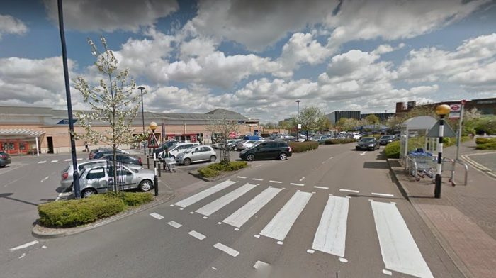 Photo of Tesco Extra, Richmond, TW7