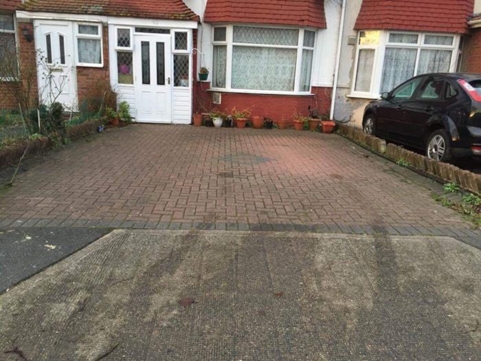 Photo of Pinglestone Close, Heathrow, UB7