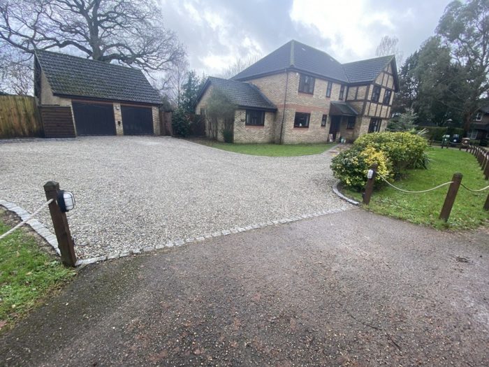 Photo of Burton Close, Gatwick, RH6