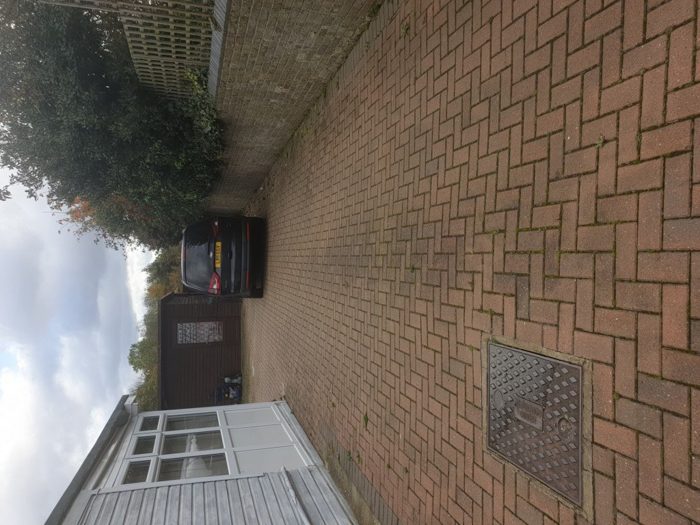 Photo of Harmondsworth Lane, Heathrow, UB7