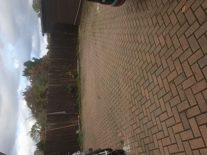 Photo of Harmondsworth Lane, Heathrow, UB7