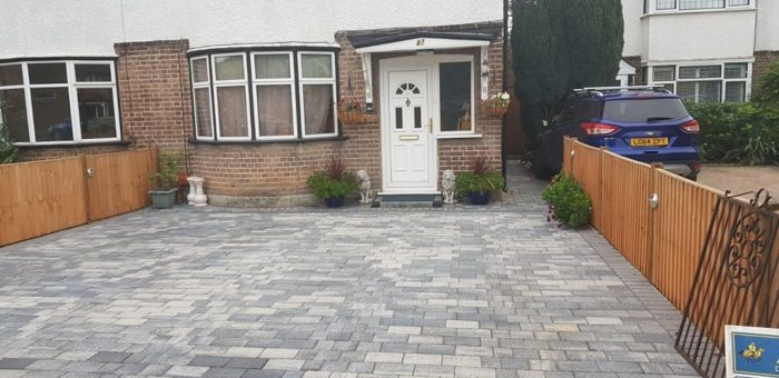 Photo of Kneller Gardens, Richmond, TW7