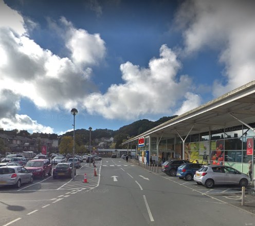 Photo of Tesco Superstore, Gwynedd, LL49