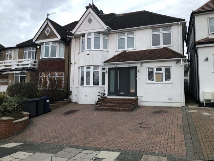 Photo of St Mary's Crescent, Brent Cross, NW4