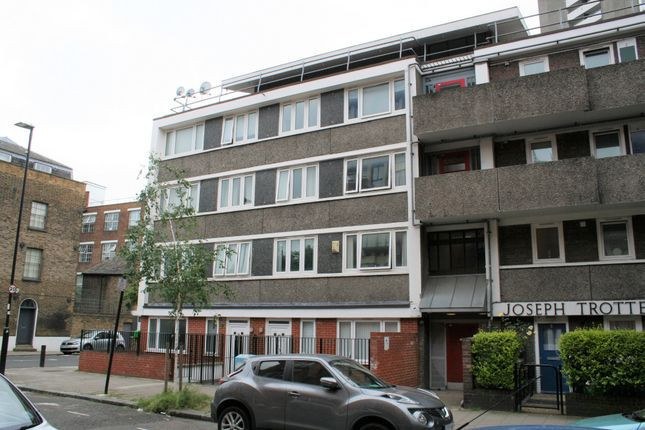 Photo of Joseph Trotter Close, Clerkenwell, EC1R