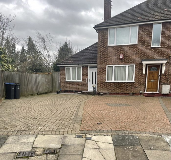 Photo of Wayside Close, Enfield, N14