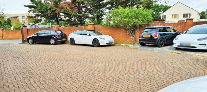 Photo of Doghurst Drive, Heathrow, UB7