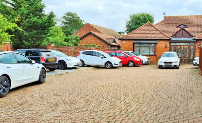 Photo of Doghurst Drive, Heathrow, UB7
