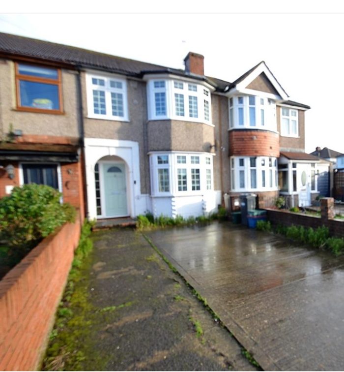 Photo of Myrtle Avenue, Heathrow, TW14