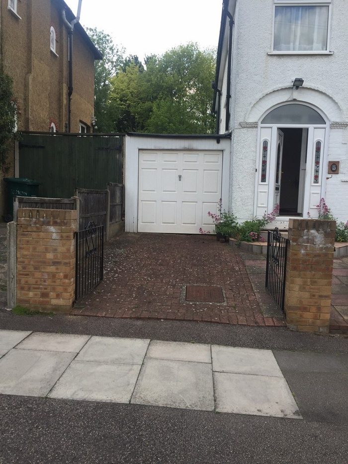 Photo of Milton Avenue, Barnet, EN5