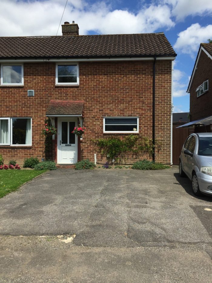 Photo of The Crescent, Gatwick, RH6