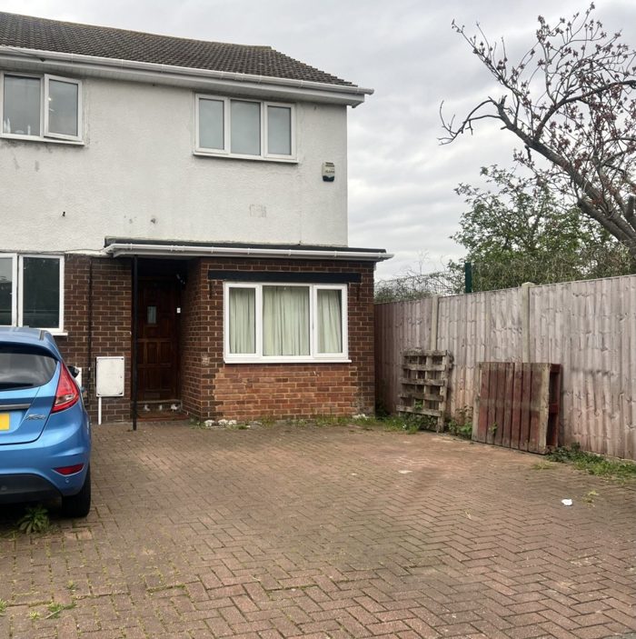 Photo of Vivian Avenue, Willesden, HA9