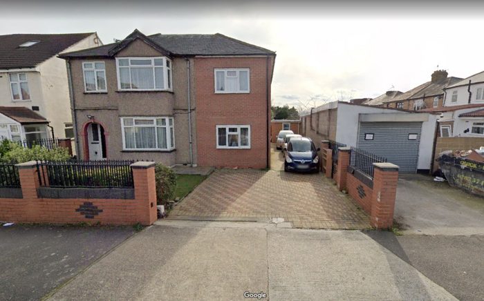 Photo of Ferndale Avenue, Heathrow, TW4