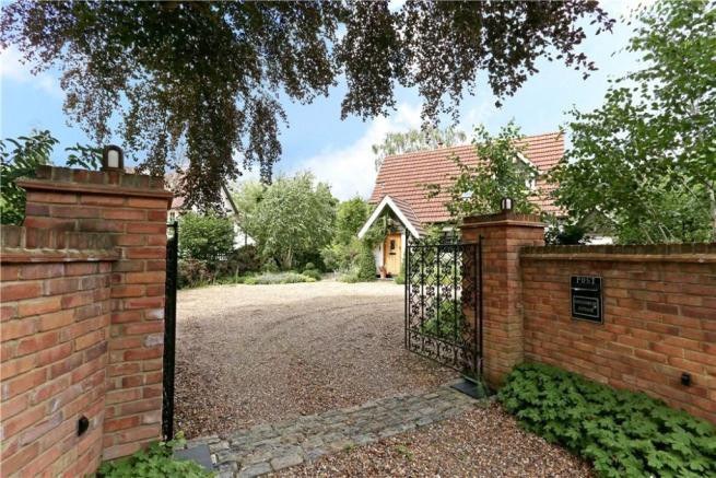 Photo of Ravensmede Cottage, Runnymede, GU25