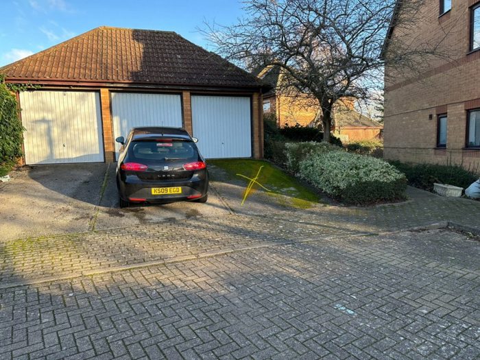 Photo of Eelbrook Avenue, Milton Keynes, MK13