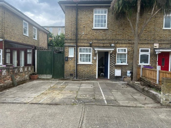 Photo of Parsonage Street, Greenwich, E14
