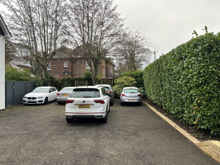 Photo of The Avenue, Gatwick, RH6