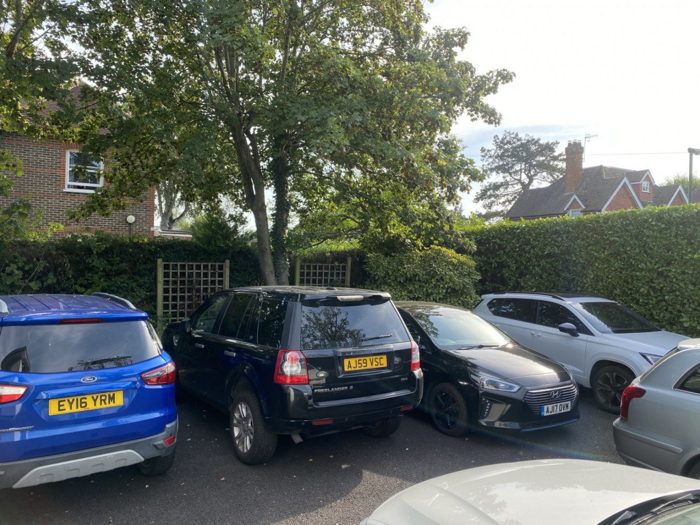 Photo of The Avenue, Gatwick, RH6