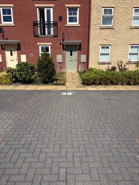 Photo of Holts Crest Way, Leeds, LS12