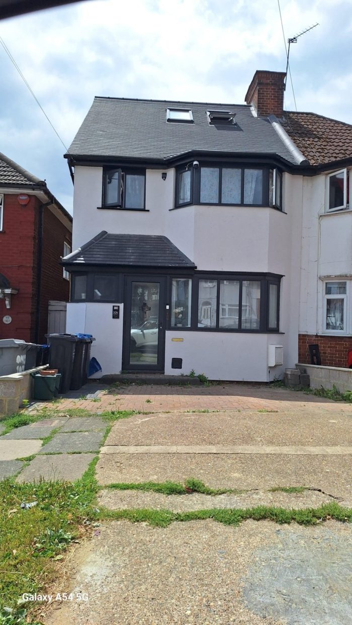 Photo of Oakington Manor Drive, Willesden, HA9