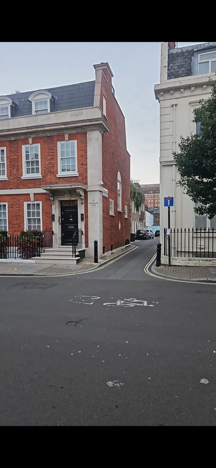 Photo of Devonshire Mews W, Harley Street, W1G