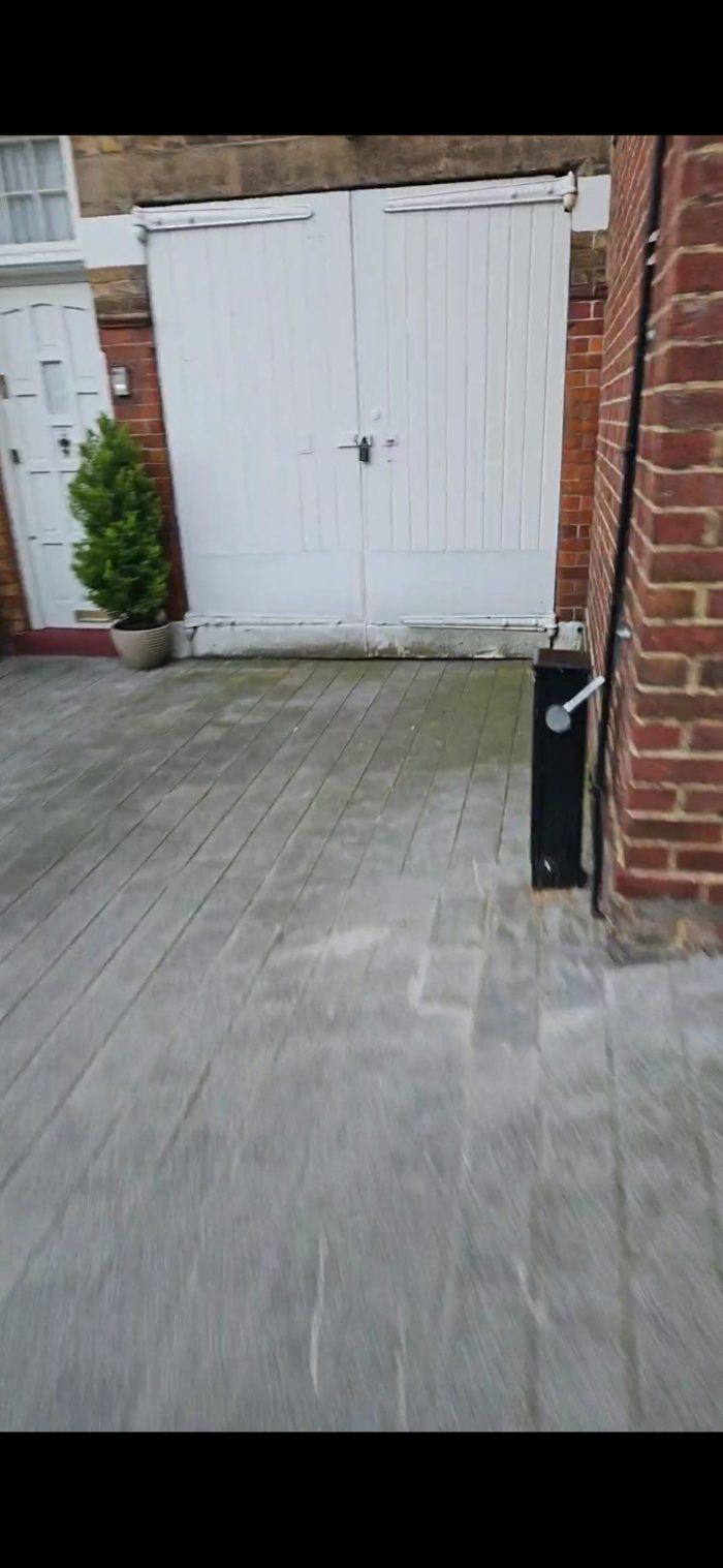 Photo of Devonshire Mews W, Harley Street, W1G