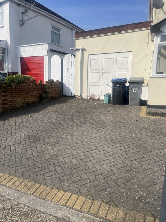Photo of Tokyngton Avenue, Willesden, HA9