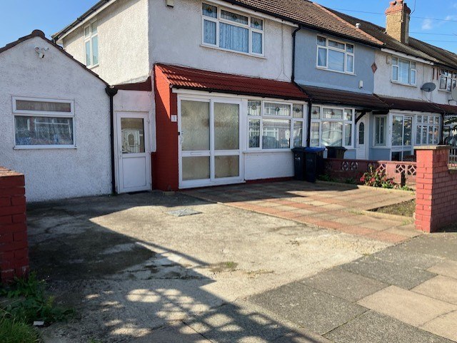 Photo of Middleham Gardens, Enfield, N18