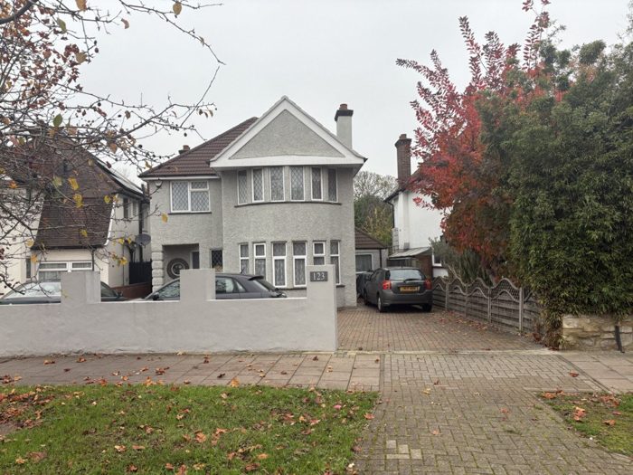 Photo of Chertsey Road, Richmond, TW1