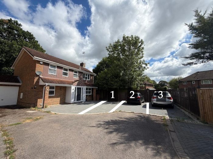 Photo of St, Gatwick, RH6