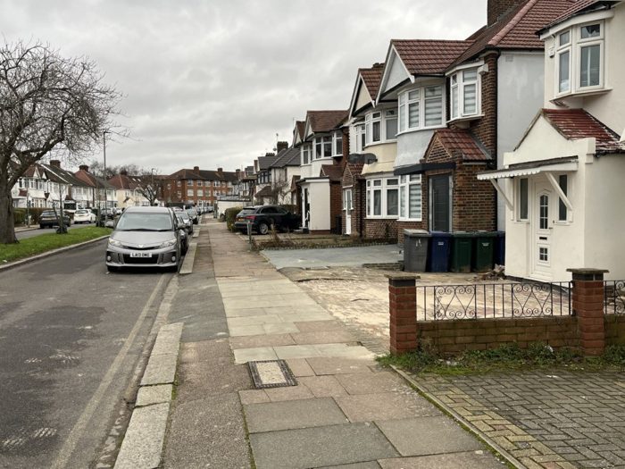 Photo of Brook Avenue, Barnet, HA8
