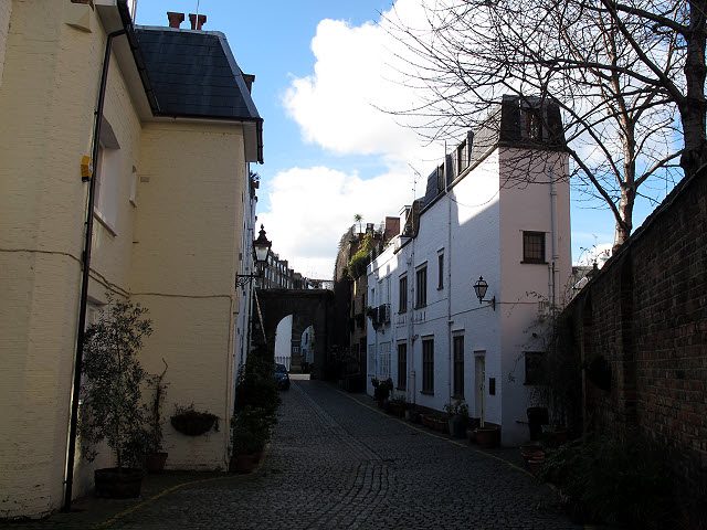 Courtyard bay near Waterloo