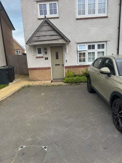 Armstrong Road, Luton, LU2