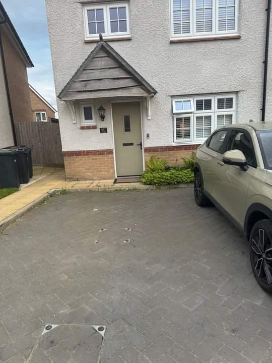 Photo of Armstrong Road, Luton, LU2