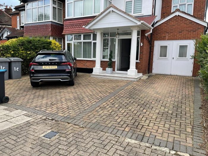 Photo of Kingsway, Brent, HA9